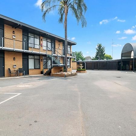 Avondel Motor Inn Benalla Extérieur photo