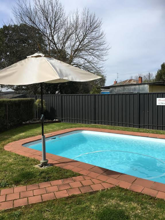 Avondel Motor Inn Benalla Extérieur photo